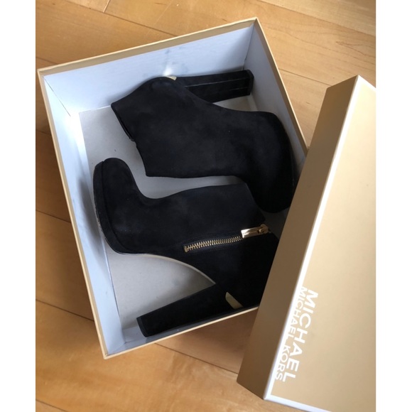 MICHAEL Michael Kors Shoes - Michael Kors • Black Bootie